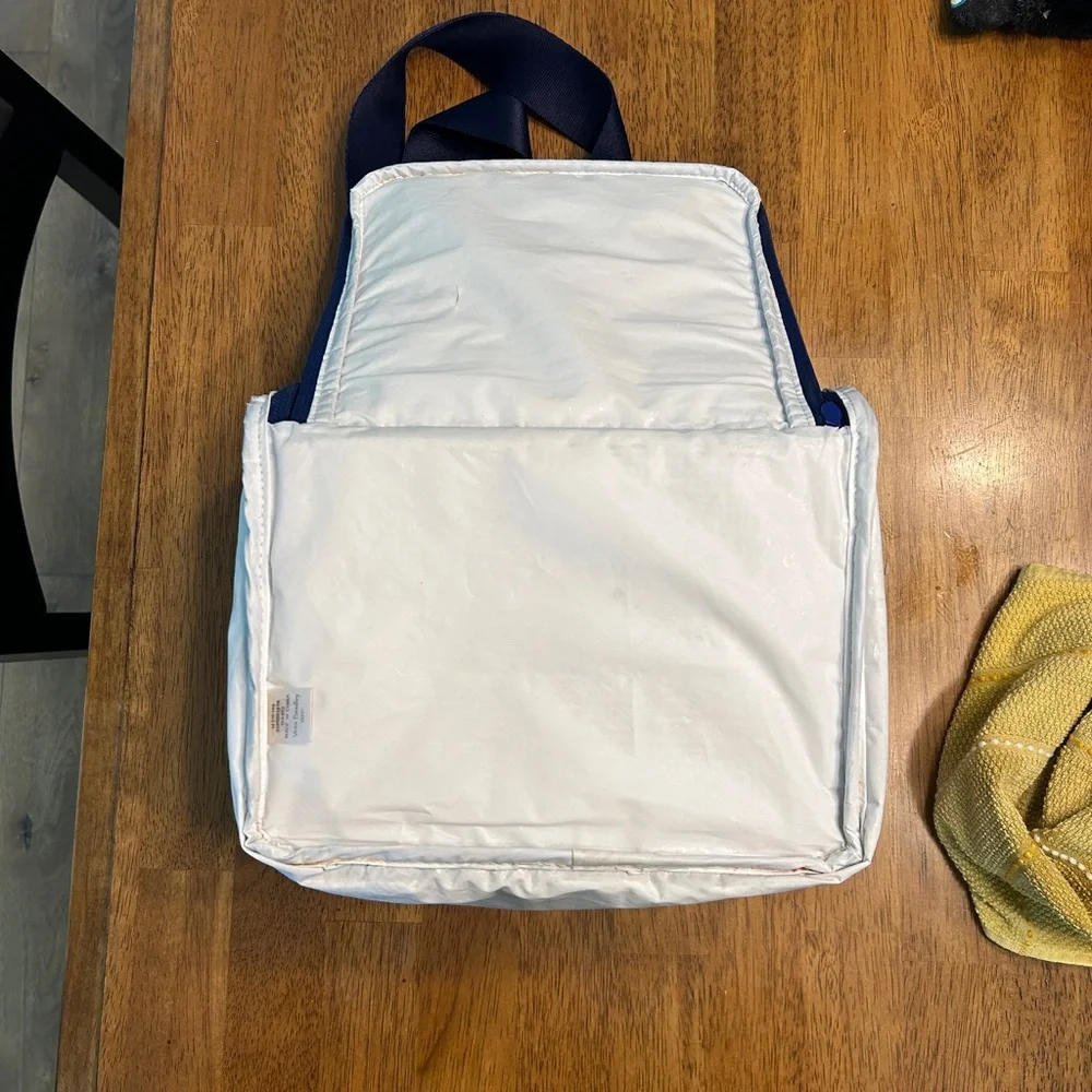 Vera Bradley Lunch Tote - Picture 13 of 16